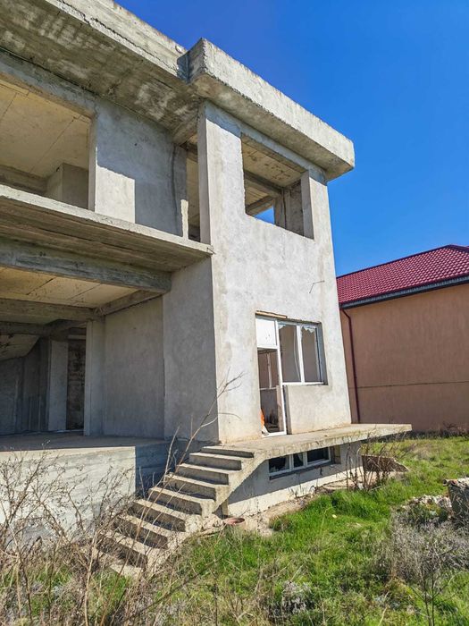 Casa la rosu in Constanta