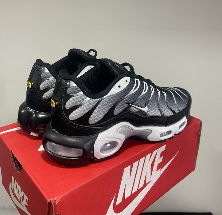 Nike Air Max Plus Black Silver