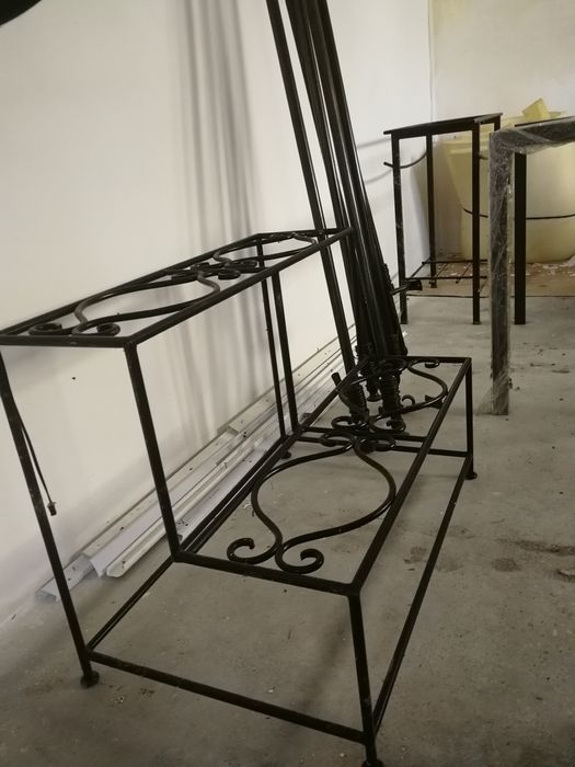 Piese din fier forjat masiv lucrate manual