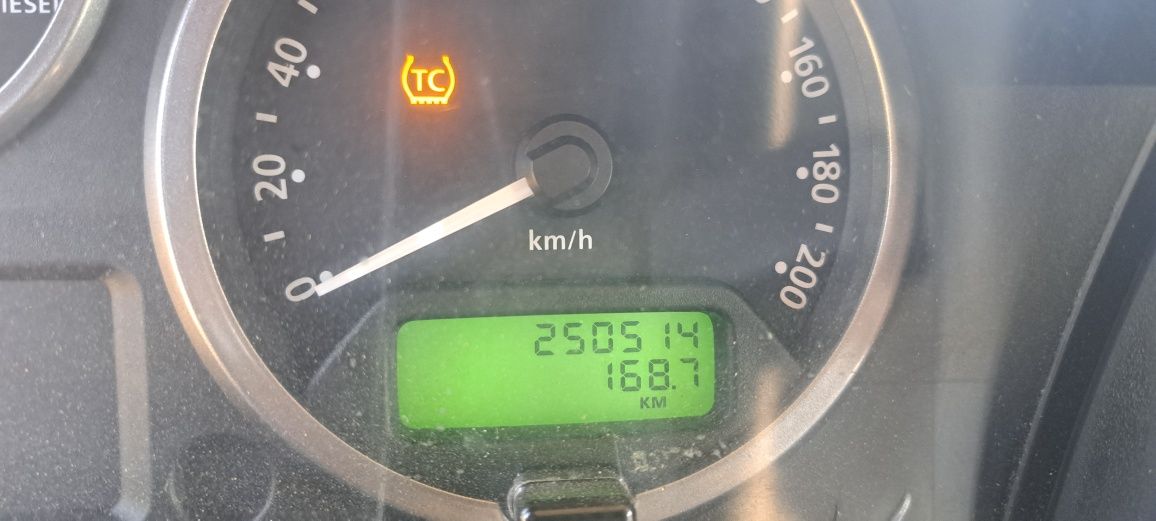 Land rover defender iveco massif 2010 27000 km variante schimb utilaje