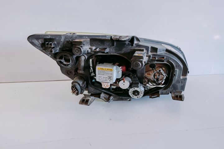 Far Xenon Stanga Ford Focus a 2-a generatie