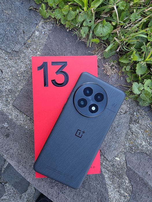 Oneplus 13 16GB Ram / 512GB Storage