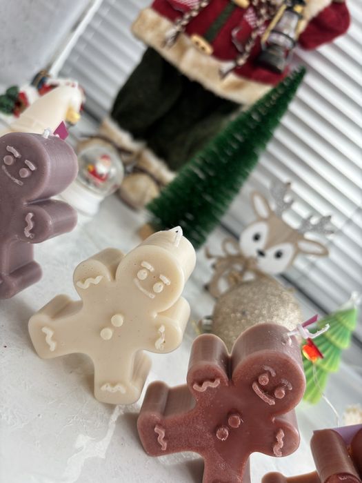 Коледни ароматни свещи