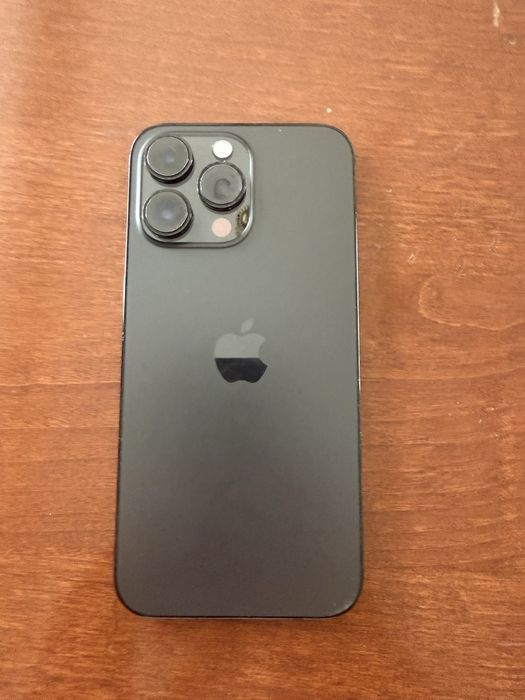 IPhone 14 pro max ,space black, 256 gb + o husa pentru telefon