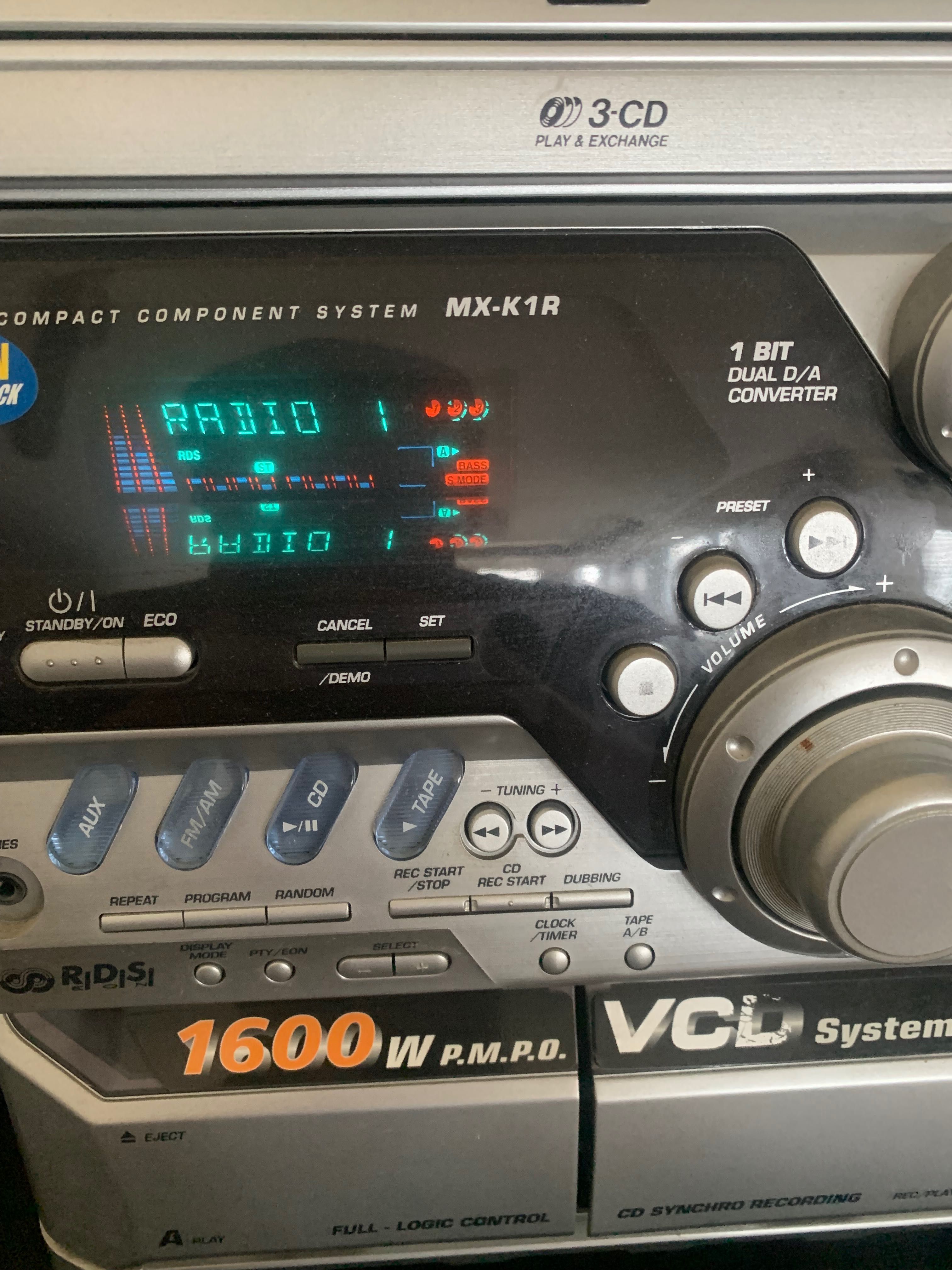 Стерео уредба JVC