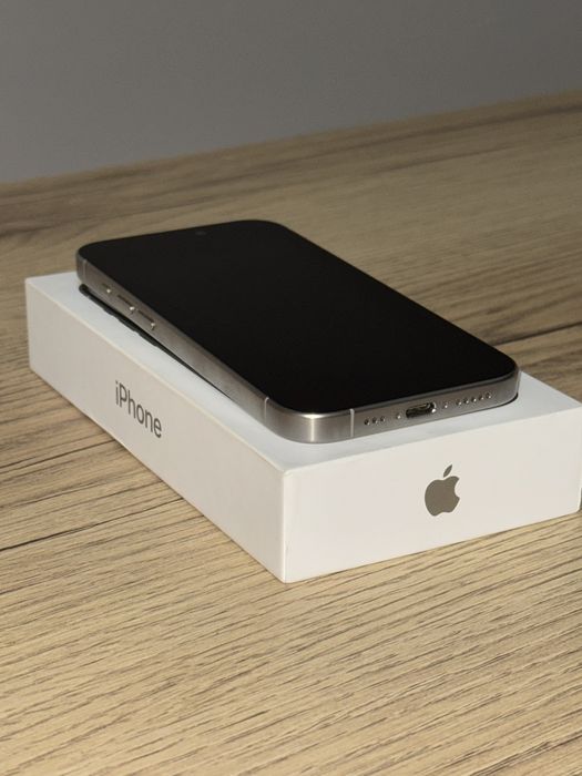 iPhone 15 pro white 128gb
