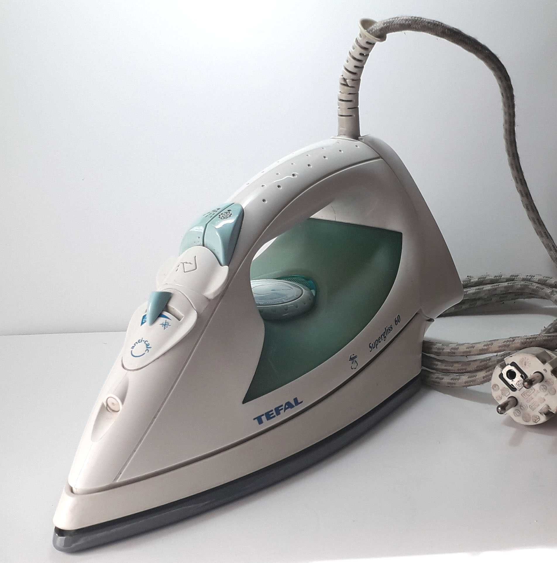 Парна ютия Tefal Supergliss 60