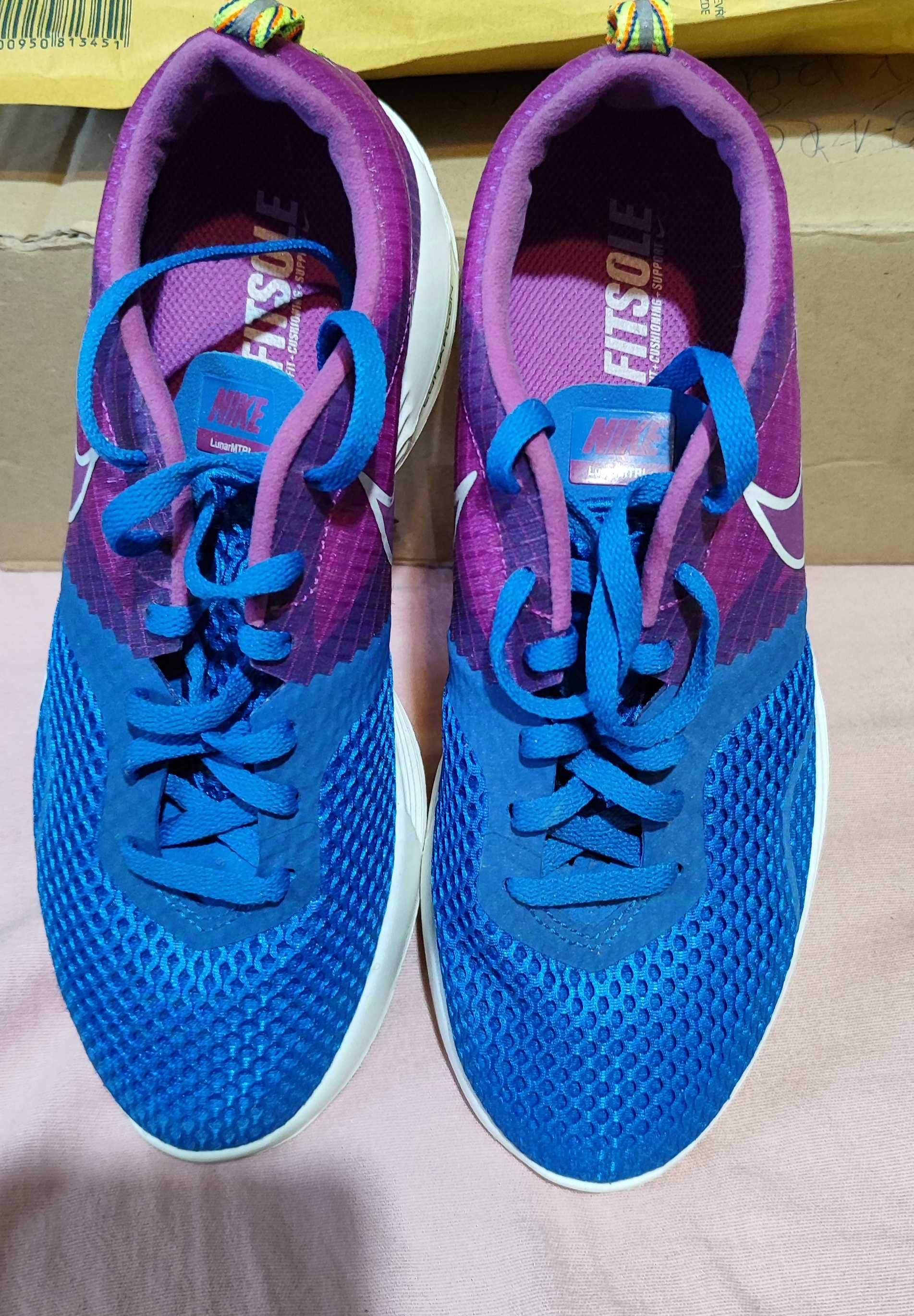 Nike Дамски Маратонки 38.5