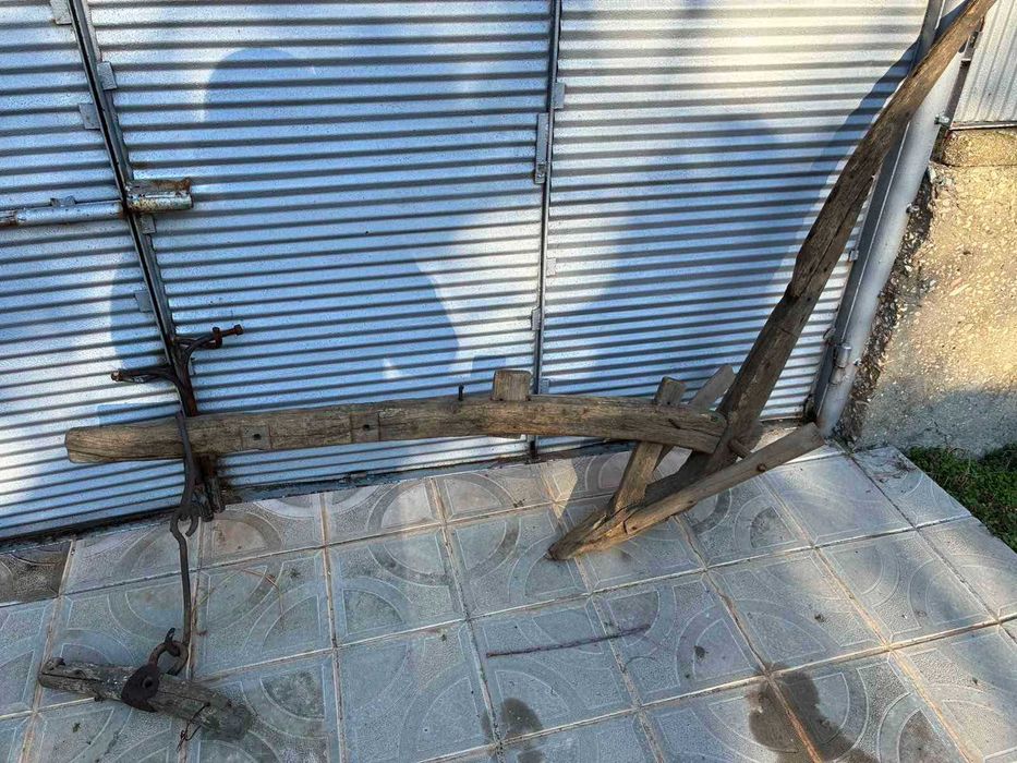 Старинно дървено рало