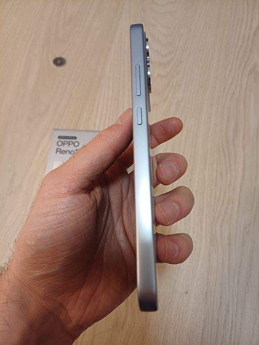 Vand Oppo reno 14F Full box