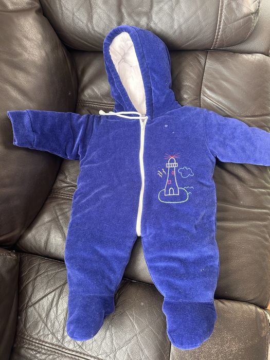 Vand combinizoane bebe in stare foarte buna