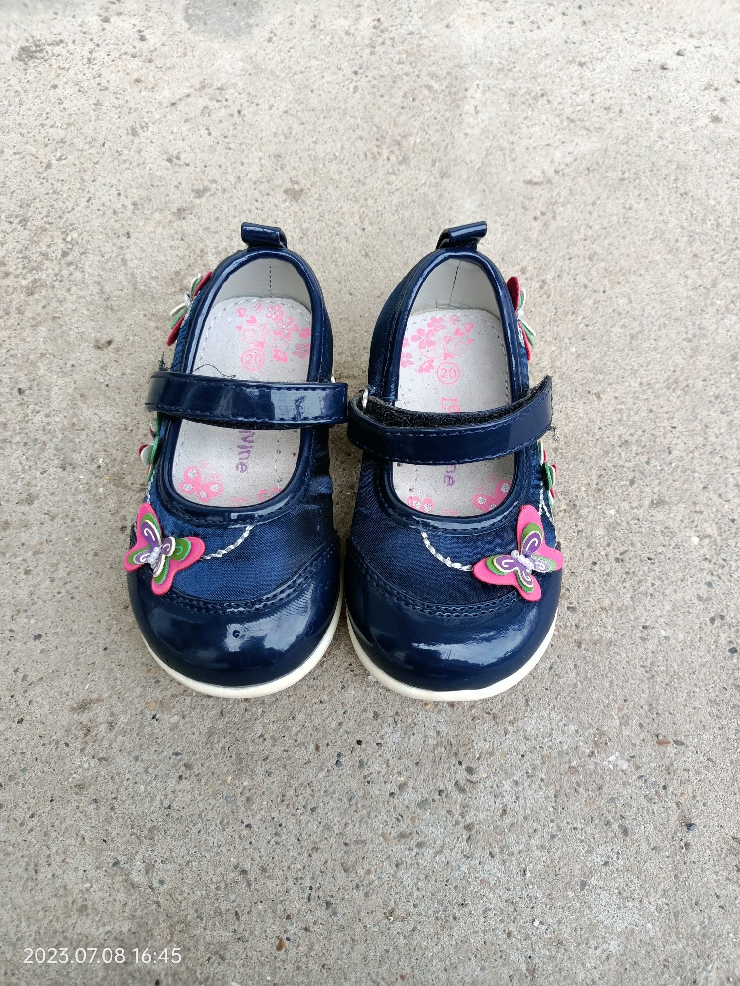Pantofi bebeluși