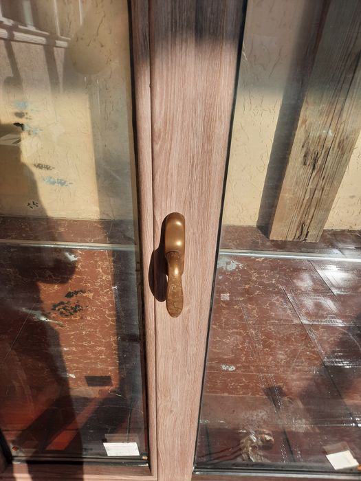 Окна Акфа Эщик Ром с падакойником .