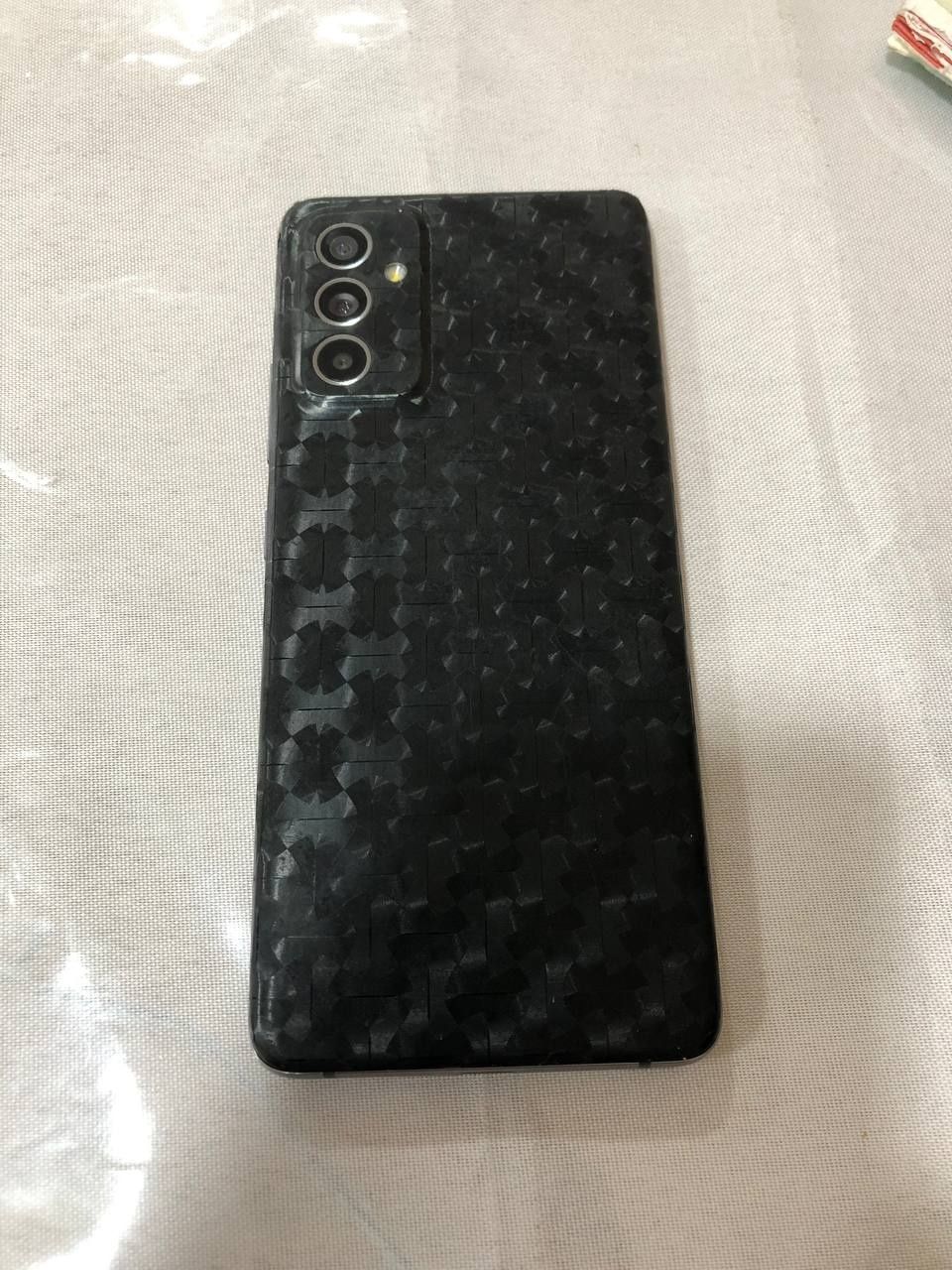 Samsung galaxy a82