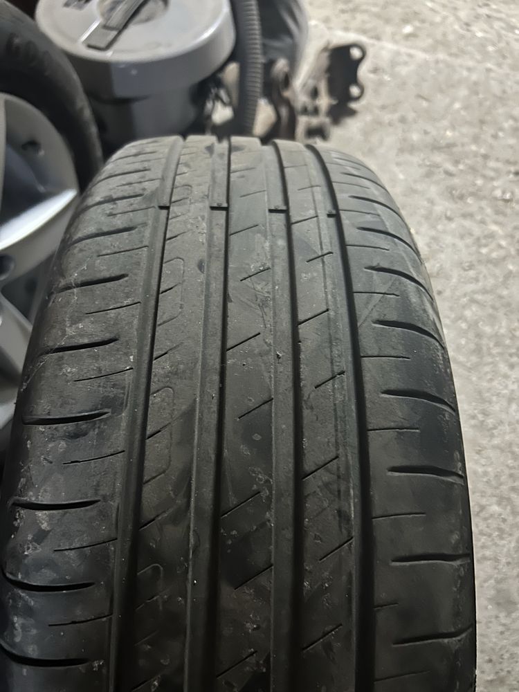 Гуми GoodYear дот21 215/55/R17