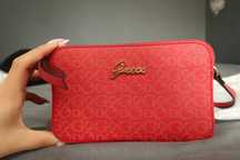 geanta guess shoulderbag
