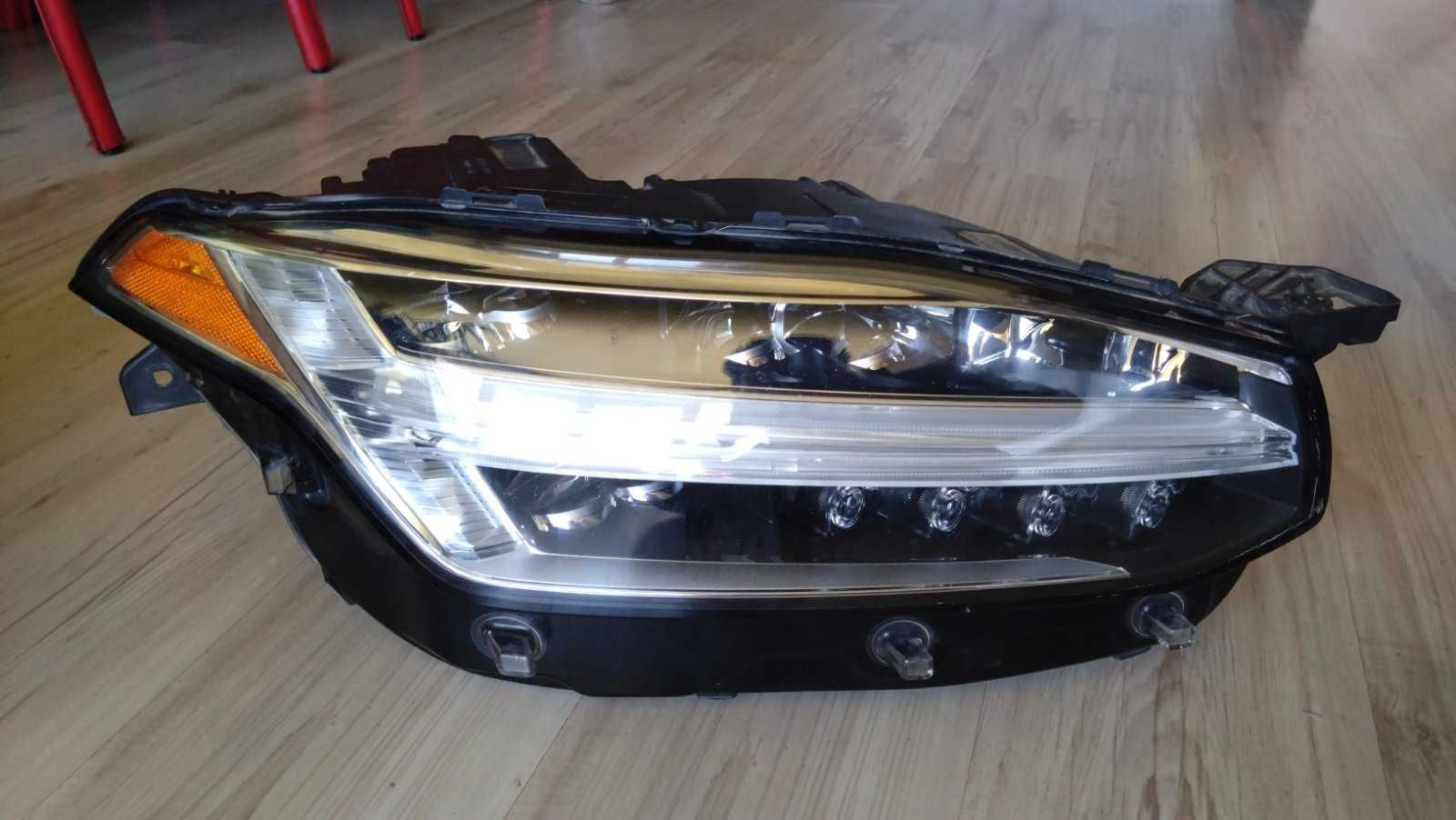 Фар за Volvo XC 90 2
