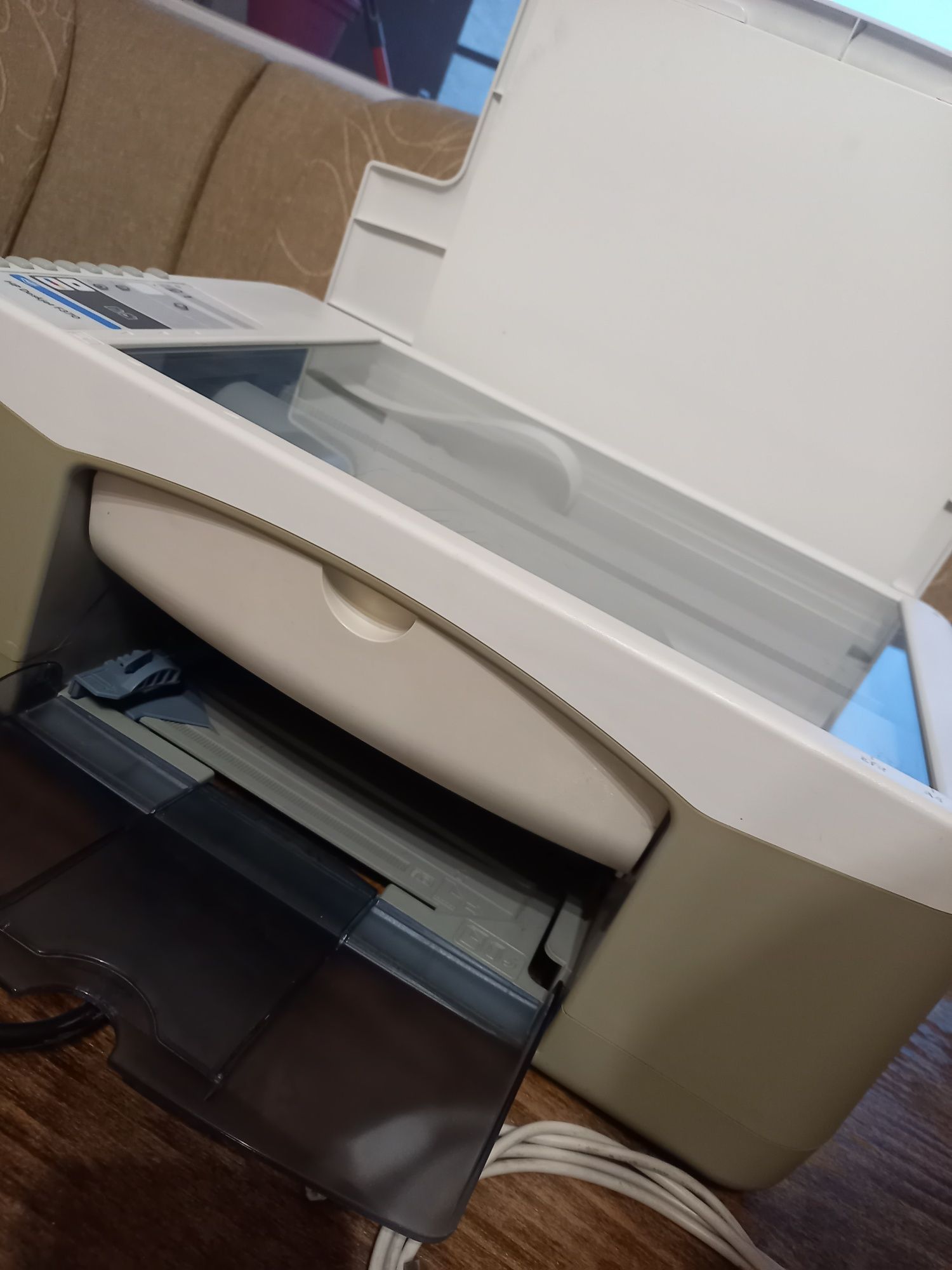 Принтер - скенер HP Deskjet F370