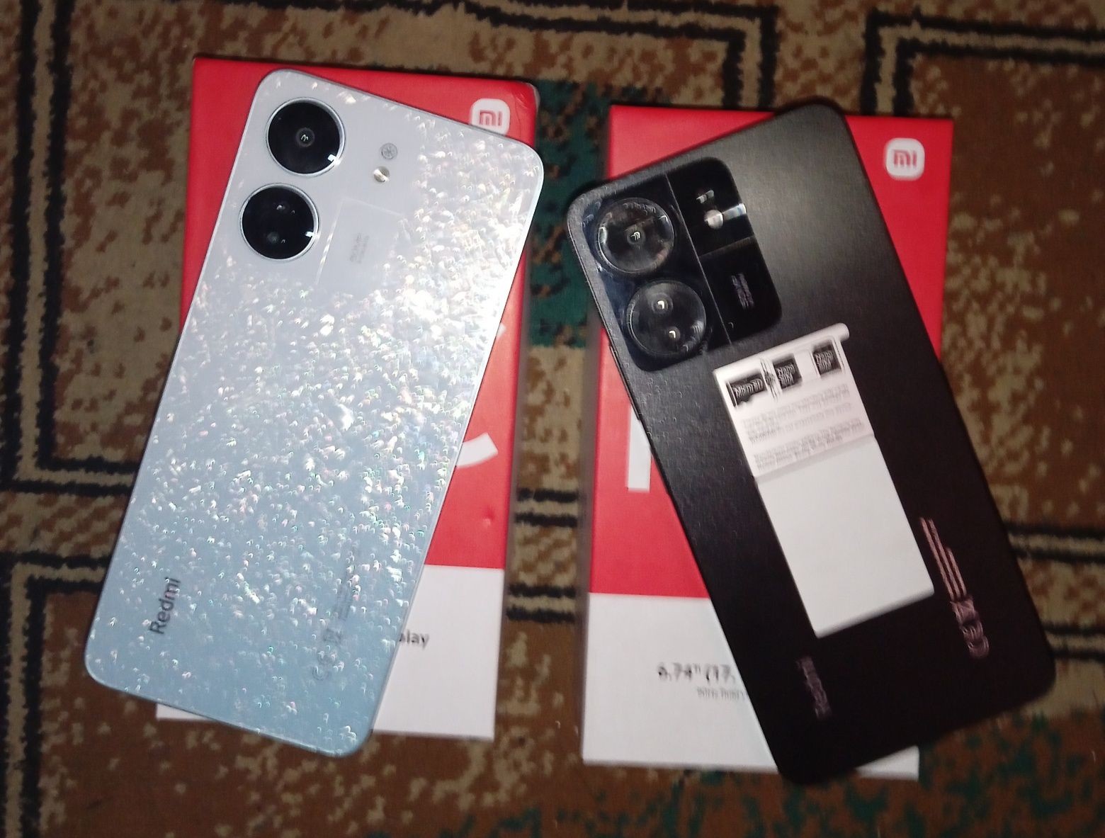 2 штуки Redmi 13C 8/8+256 ГБ