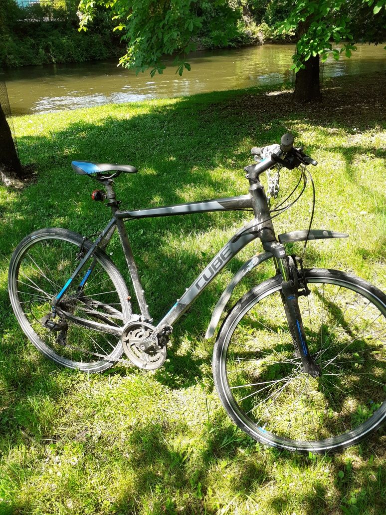 Bicicleta cube ,stare buna cauciucuri noi,roti de 27,5