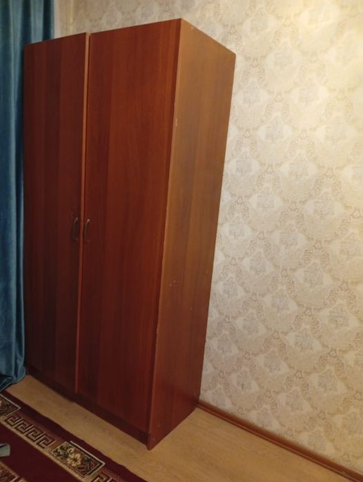 Шифоньер  срочно 15тыс. очеь удобный в хоршем  состоянии