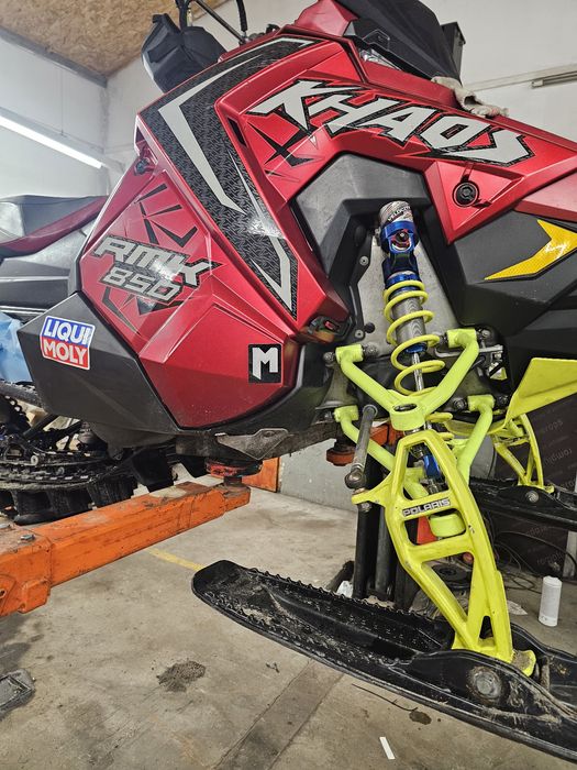 brate   snowmobil khaos 850   2019 -2025 1-1824652-067
1-1824653-067
1