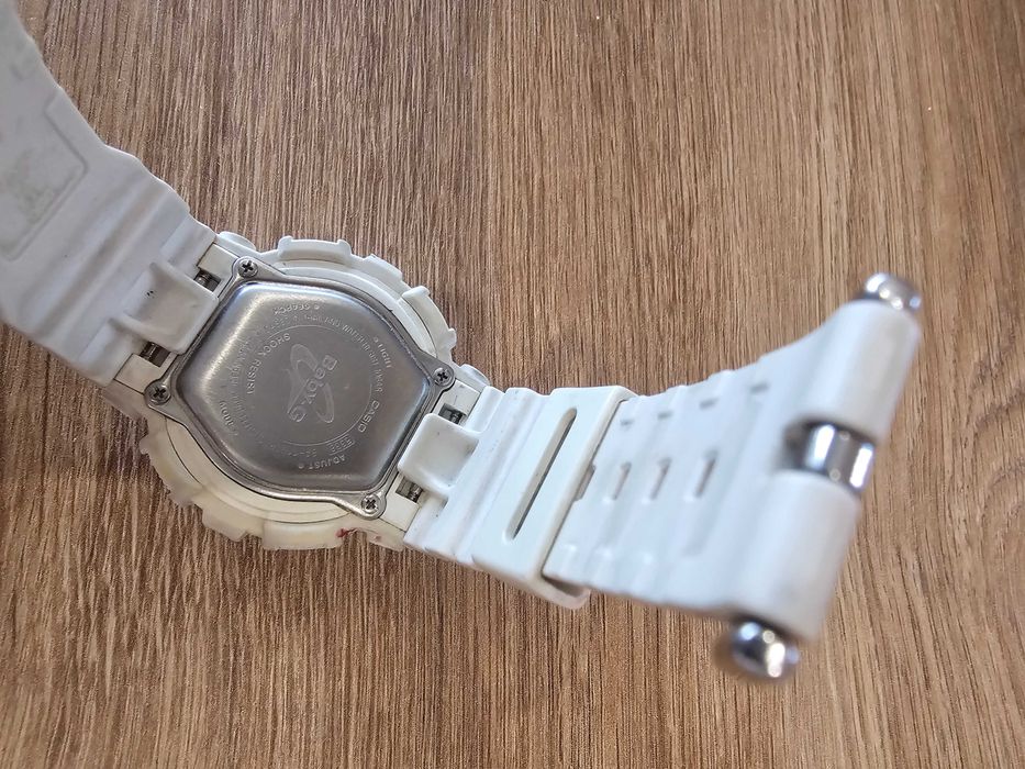Часовник G-Shock