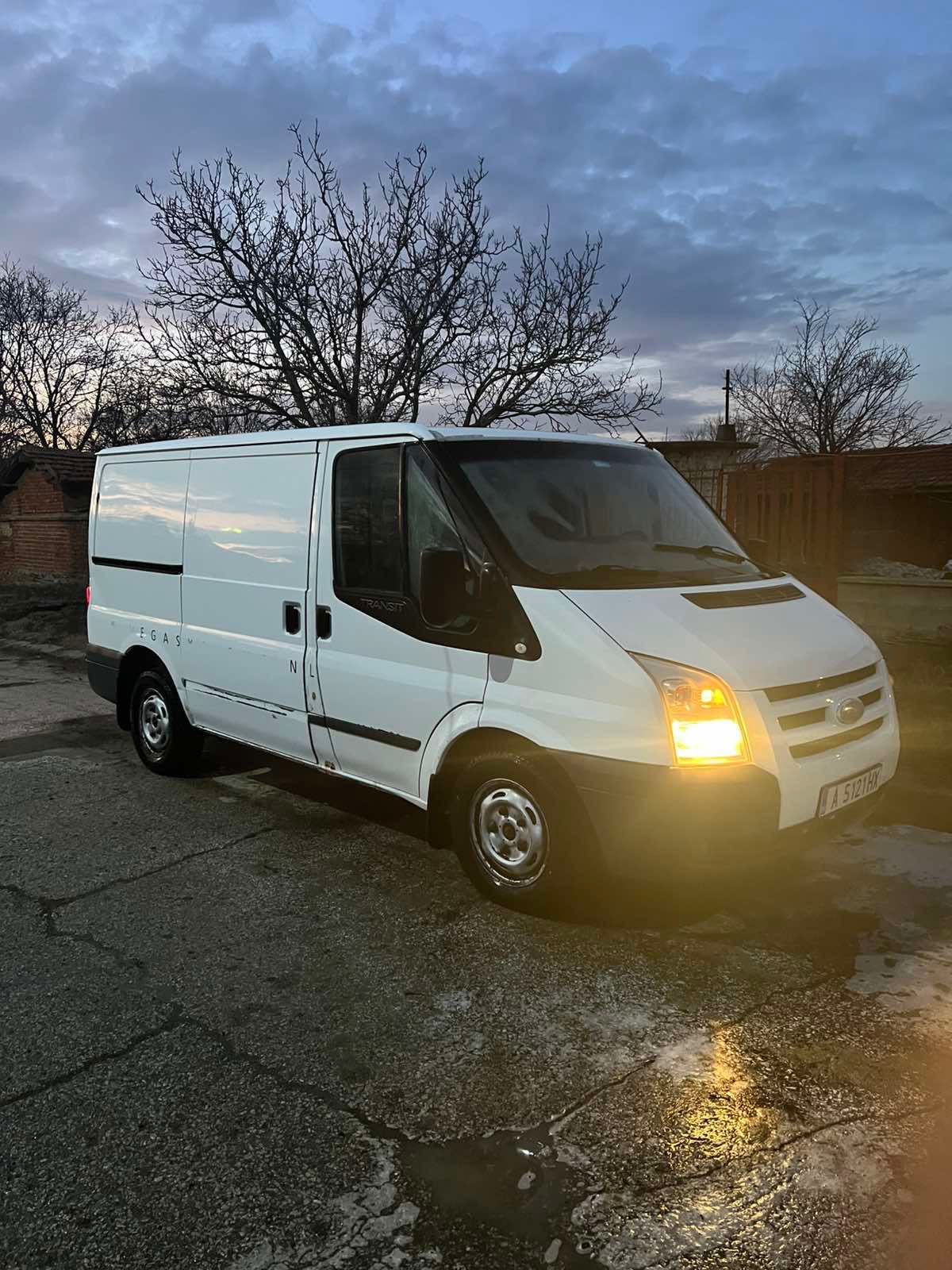 Ford Transit 2010г.