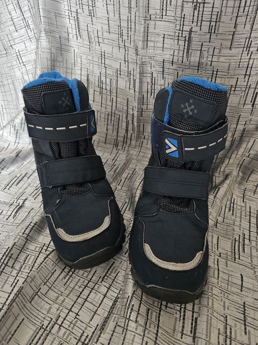 Vand cizme mărimea 37 .