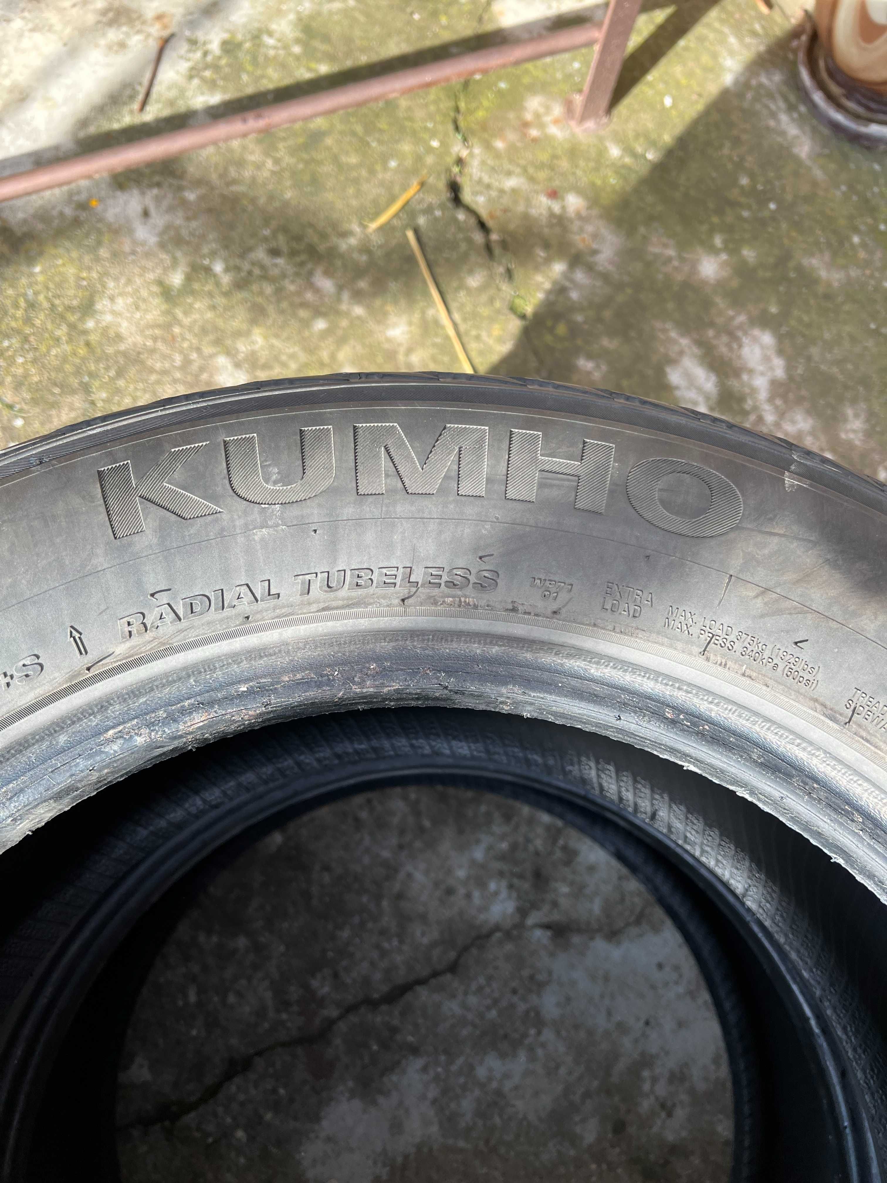 Зимни гуми Kumho 235/55/17.