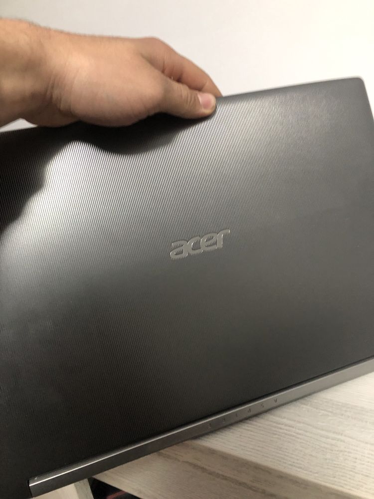 Vand laptop acer aspire