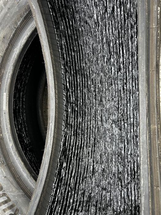 2бр Зимни гуми Bridgestone 235/55R19