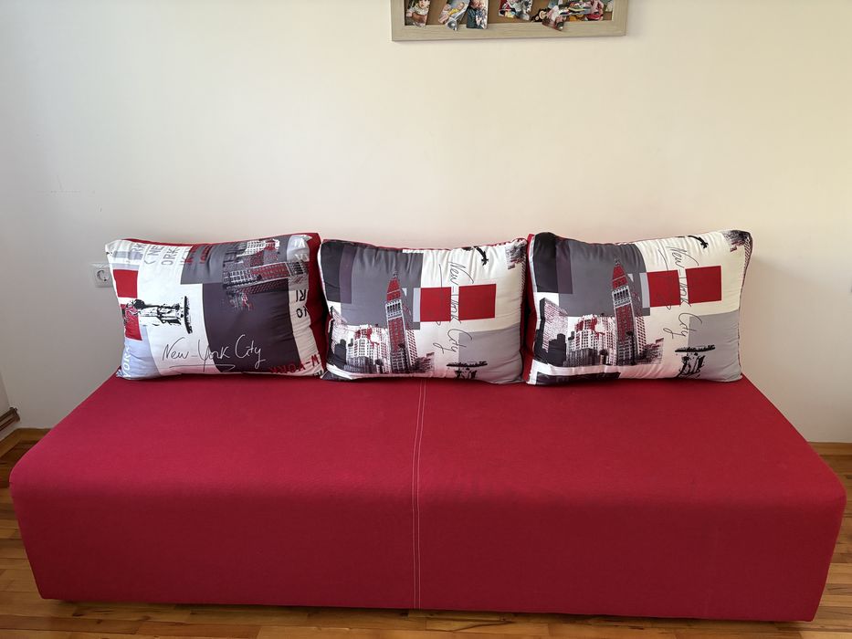 Разтегателен диван