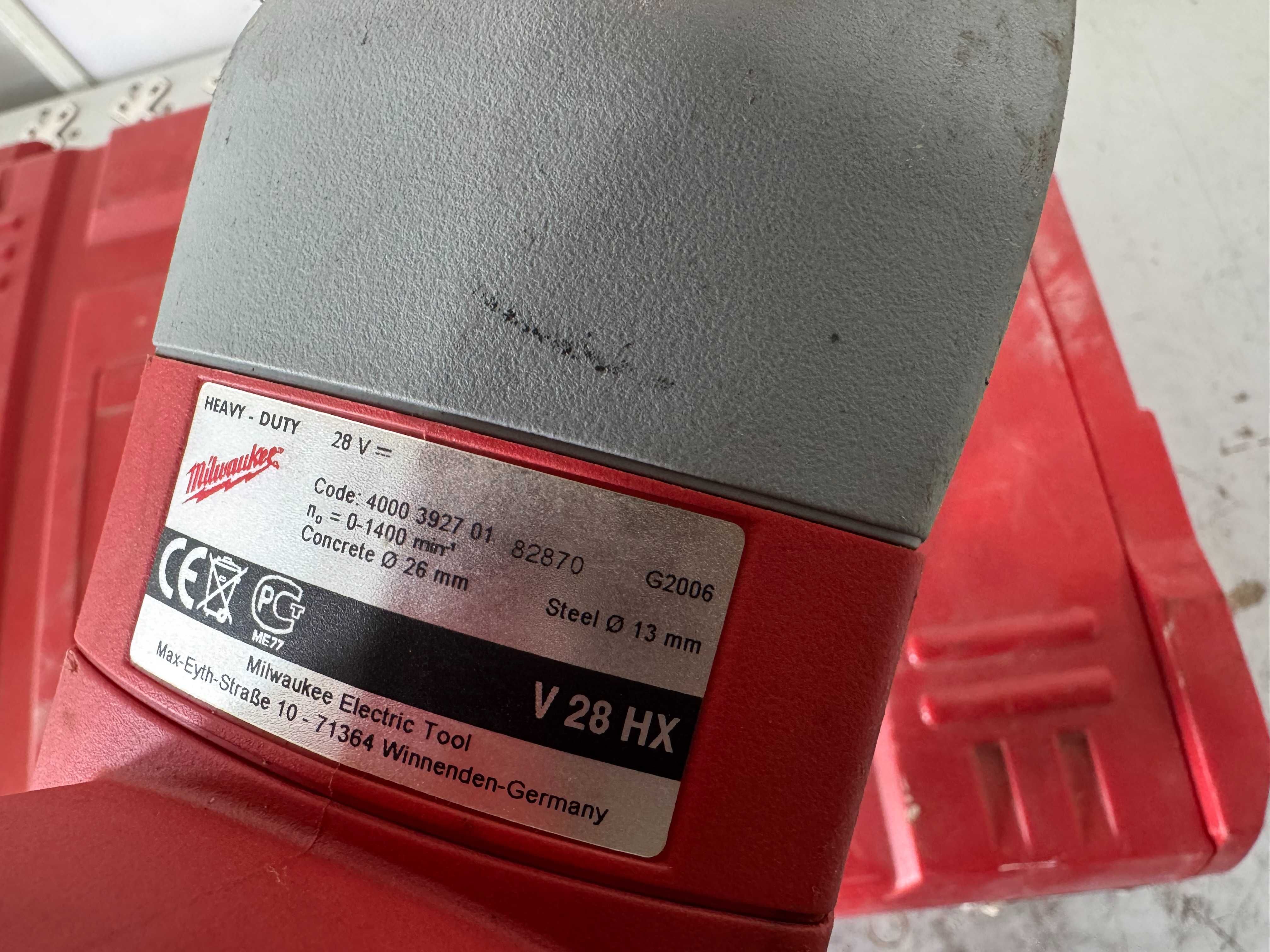 Перфоратор  - Milwaukee 28 V / V 28 HX