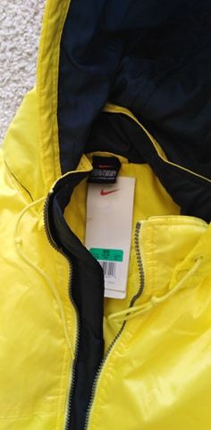 Vand haina Sport NIKE noua.Mărime XL,calitate, import Germania.