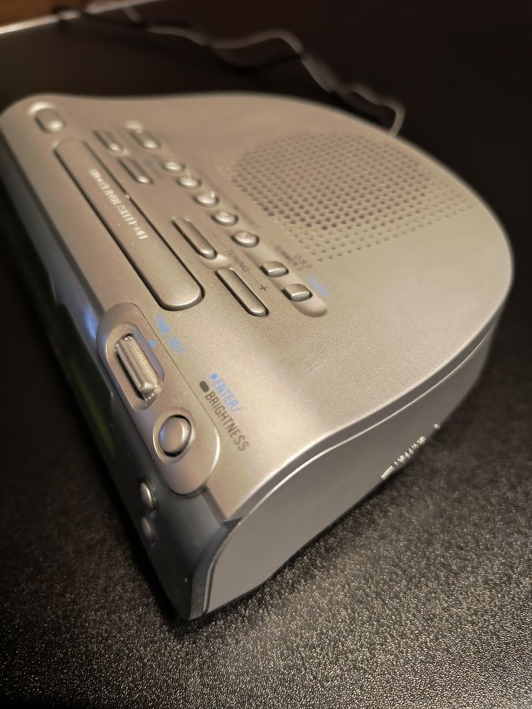 Radio SONY Dream Machine FM/MW/LW model ICF-C273L