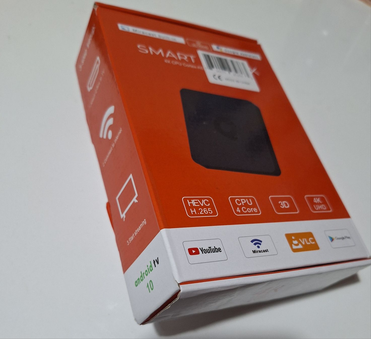 Продавам чисто новаTV SMART BOX .