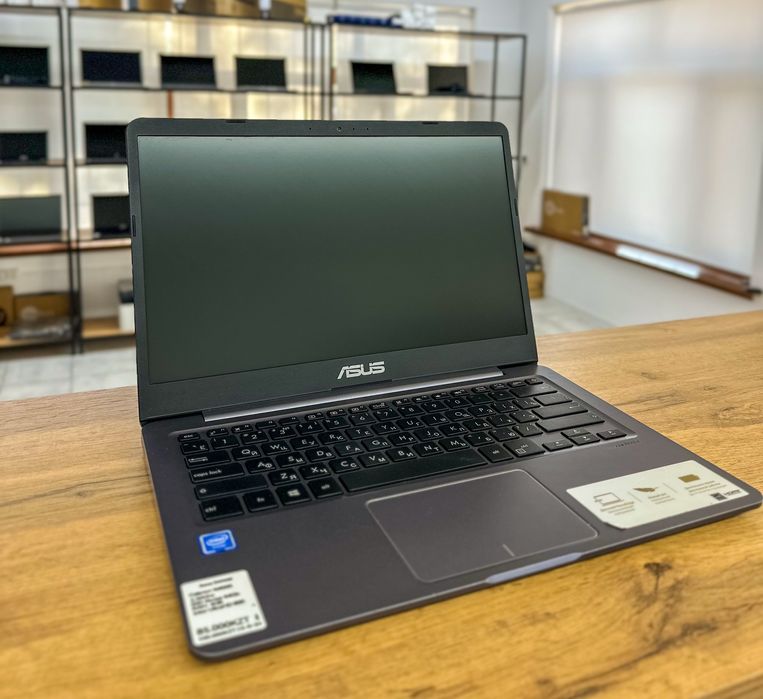 Ноутбук Asus E406M / В отличном состоянии