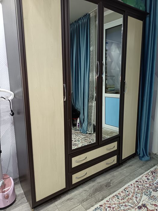 Продам спальный гарнитур