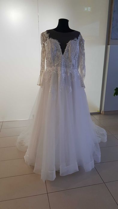 Vand rochie de mireasa