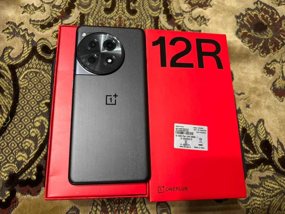 One plus 12R 256gb. Состояние абсолютно новое. Ни единой царапины.