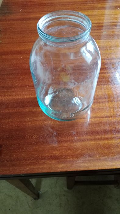 Продам банки 2 литра