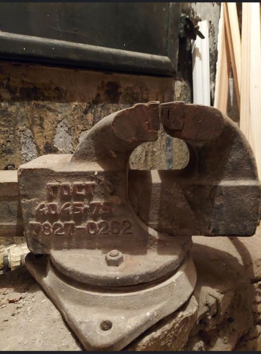 Продам тиски СССР