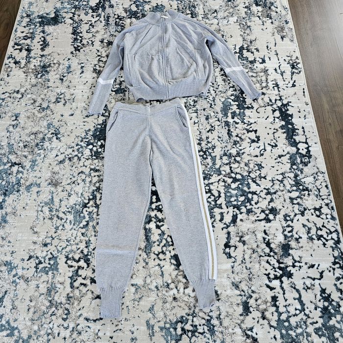 Vând treninguri diferite modele