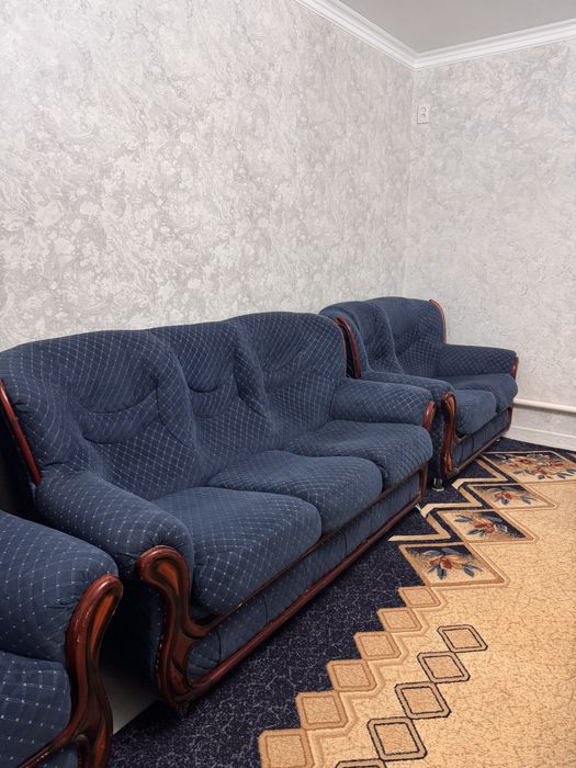 продам б/у диван 50000т