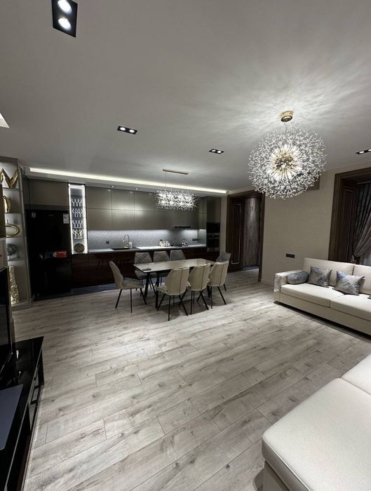 Продается 3/1/4 квартира в банковском доме, ор ресторан Висол