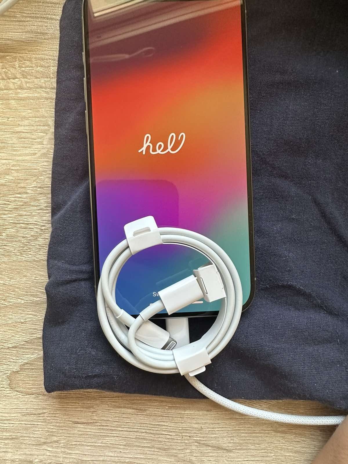 Нов неизползван оригинален Apple Lighting - USB C кабел