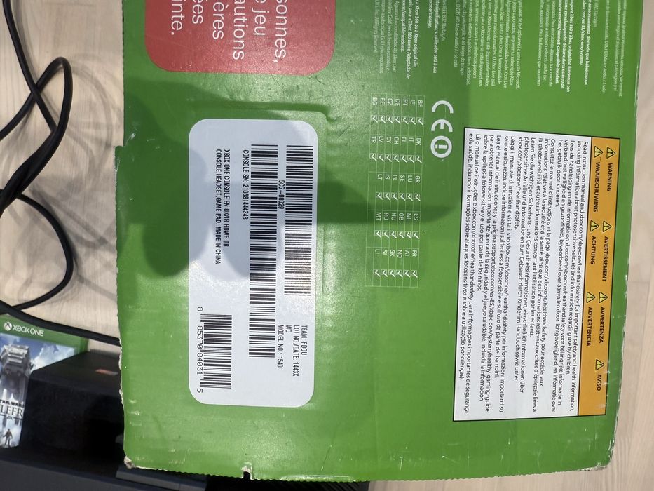 Xbox one cu kinect,controler,2 extra batery si 7 jocuri