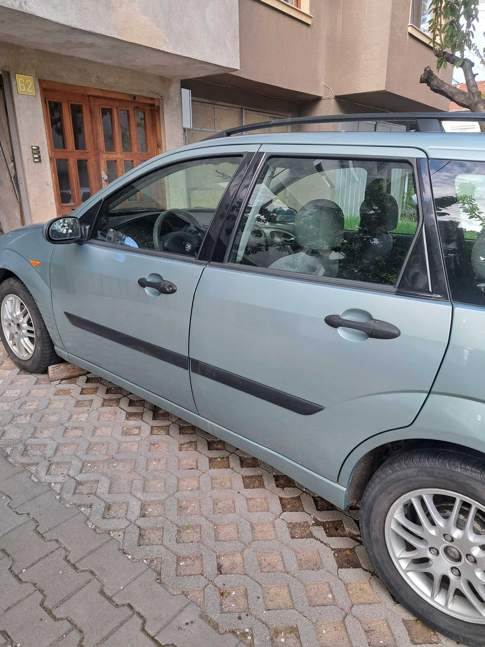 Продавам цяла за части Ford Fokus GHIA 1.8 TDDi 90коня.Колата не пали!