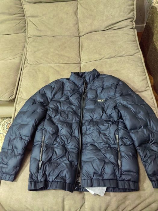 Продаю куртку новая